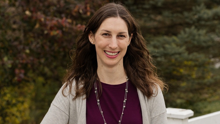 Laura J.